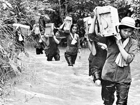 Thẩm quyền UBND 2 cấp giải quyết chế độ trợ cấp cho thanh niên xung phong