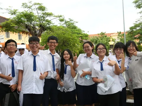 Thí sinh Cần Thơ: Đề thi tốt nghiệp vừa sức, sát thực tế, khơi gợi tình yêu quê hương đất nước