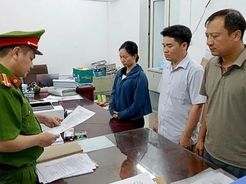 Khởi tố nguyên Giám đốc Văn phòng đăng ký đất đai ở Hòa Bình