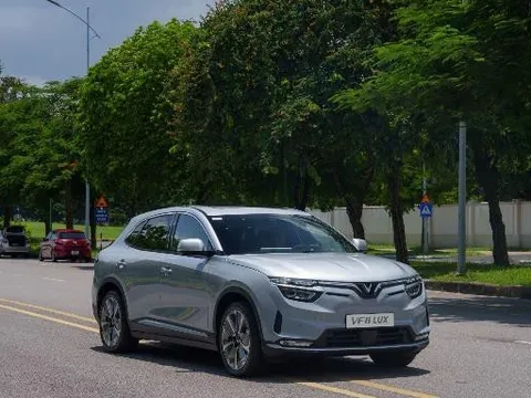 Người dùng VinFast thích “mua đứt” xe kèm pin vì chính sách giá cực tốt