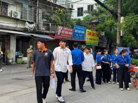 Thí sinh thích thú với toàn bộ đề thi môn Ngữ văn đều hướng về chủ đề quê hương, tổ quốc