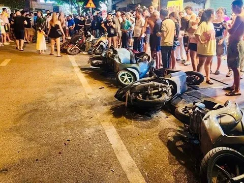 Công an Bắc Ninh thông tin vụ ô tô tông hàng loạt xe máy