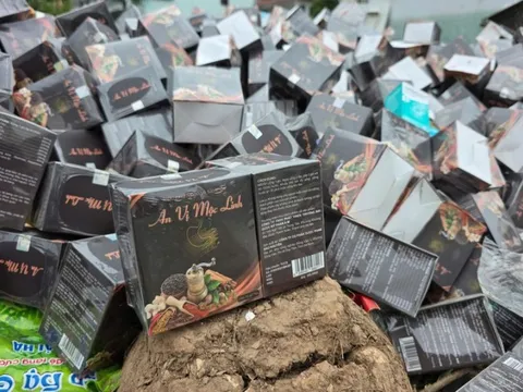 Đoàn kiểm tra không tìm được công ty chịu trách nhiệm về sản phẩm vứt tràn lan trên vỉa hè