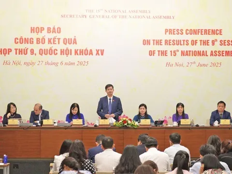 Thông qua 14 luật, 2 nghị quyết quy phạm pháp luật để triển khai chính quyền địa phương 2 cấp