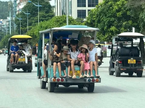 Sầm Sơn cắm biển tốc độ tối đa 30km/h gỡ vướng cho 474 xe điện phục vụ du lịch