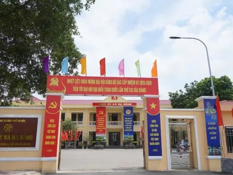 Các xã, phường đồng loạt ra quân tổng vệ sinh môi trường cho buổi lễ công bố vận hành chính quyền 2 cấp