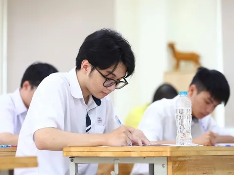Cả nước có 5 thí sinh bị đình chỉ trong buổi thi sáng 27/6