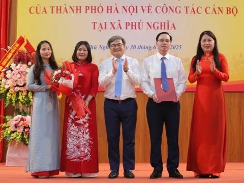 Công bố nhân sự chủ chốt tại phường Chương Mỹ, xã Phú Nghĩa và Xuân Mai