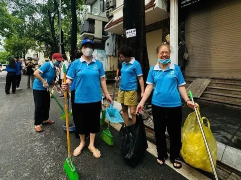 Ra quân vệ sinh môi trường, để Tây Hồ xanh - sạch - đẹp, sẵn sàng đón thời khắc quan trọng