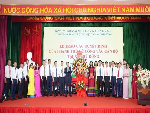 Công bố các quyết định nhân sự xã Phù Đổng