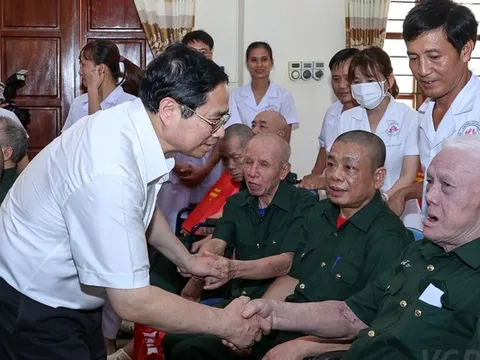 Tiếp tục chăm lo tốt đời sống người có công với cách mạng