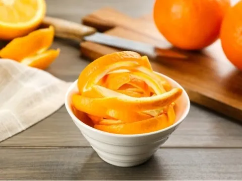 Để vỏ cam vào tủ lạnh, thật bất ngờ với công dụng "vàng 10"