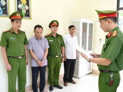 Bắt giám đốc Công ty Athena sản xuất kem chống nắng, mỹ phẩm giả