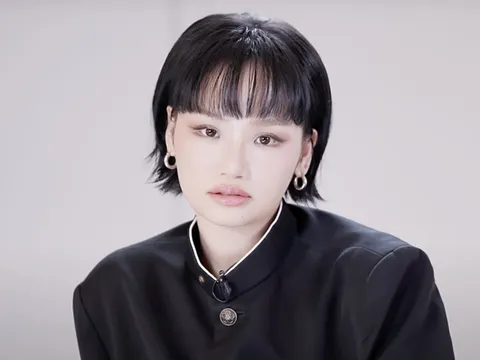 "Em xinh" Miu Lê lại bị "tóm dính" tình tứ với trai trẻ kém 5 tuổi