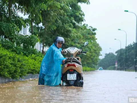 Vừa mưa to sầm sập, Hà Nội lại sắp hứng thêm đợt mưa to "trắng trời"