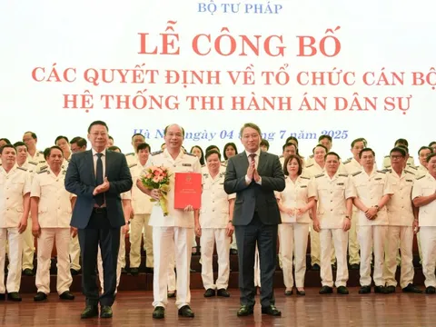 Công bố các quyết định bổ nhiệm cán bộ chủ chốt hệ thống thi hành án dân sự