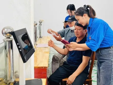 Chính quyền 2 cấp đi vào vận hành, thanh niên Hà Tĩnh xung kích hỗ trợ người dân