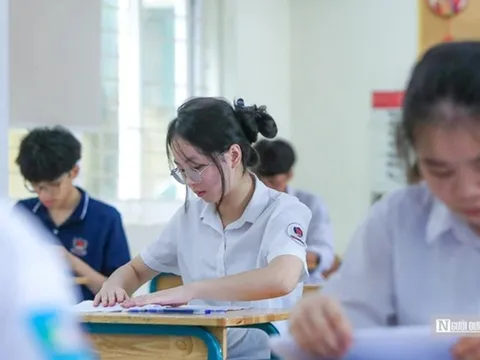 Thí sinh cần làm gì sau khi biết điểm chuẩn vào lớp 10 ở Hà Nội?