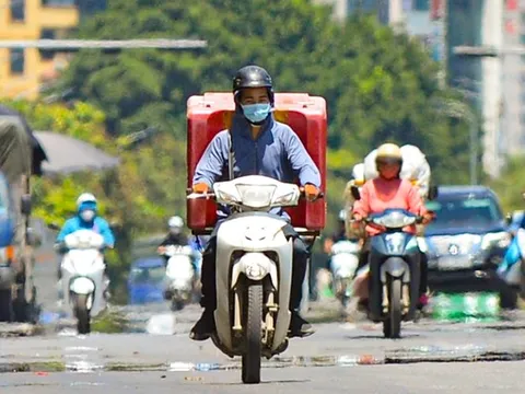 Mưa sầm sập vừa đi qua, miền Bắc lại sắp đón đợt mưa lớn nối tiếp?