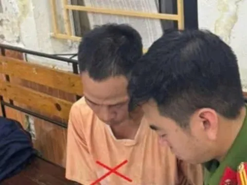 Công an tạm giữ hình sự người bố xích con kéo lê trên đường phố