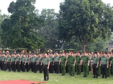 Công an Hà Nội tổ chức Lễ chào cờ Tổ quốc tại Hoàng thành Thăng Long