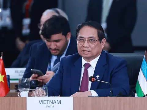 Thủ tướng Phạm Minh Chính gặp ông Lý Cường tại BRICS: Đề xuất tăng kết nối Việt - Trung