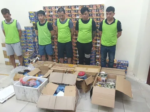 Bắt giữ 5 đối tượng sản xuất, buôn bán pháo nổ liên tỉnh