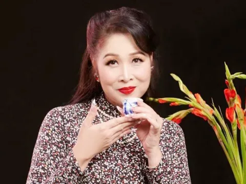 Nữ NSND tái hôn với tài tử điện ảnh một thời, sở hữu cơ ngơi hoành tráng, U60 vẫn tận tụy với nghề