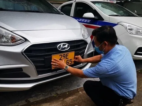 Tháo gỡ khó khăn cho chủ xe kinh doanh vận tải chưa đổi biển vàng