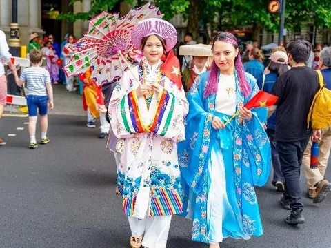 Tự hào Việt phục: Một hành trình văn hóa xuyên thời gian trên đất nước xứ sương mù