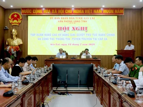 Gia Lai nâng cao chất lượng dịch vụ hành chính: Cán bộ 135 xã, phường được tập huấn