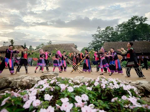 Độc đáo Lễ hội Xòe Bản Mây tại Fansipan, Sa Pa