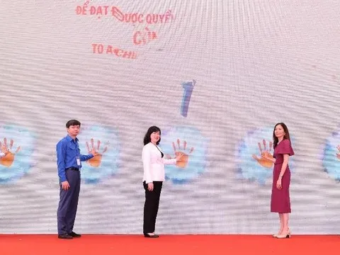 Trao quyền tự quyết về sinh sản cho các cặp vợ chồng