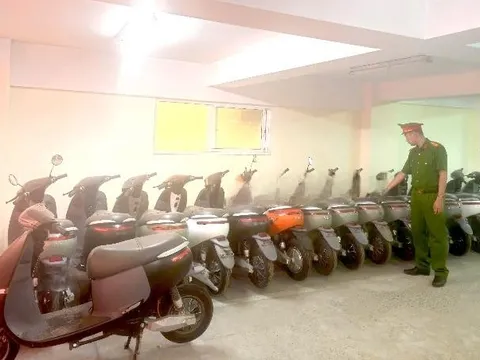 Triệt phá đường dây sản xuất xe máy điện giả