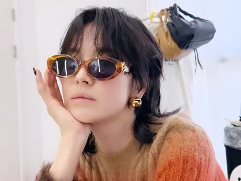 Nữ diễn viên Song Hye Kyo "xuống tóc" gây sốt với hình ảnh đầy lạ lẫm