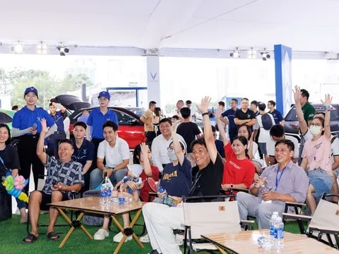 “Đi xe xăng, về xe điện”, người dùng chia sẻ: Lái ngon, ưu đãi lớn, tội gì không lên đời