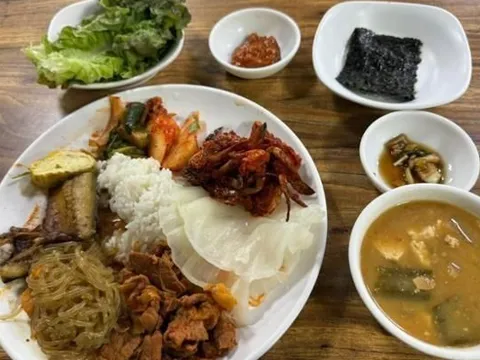 Người phụ nữ bị chủ quán buffet mắng mỏ vì ăn quá nhiều