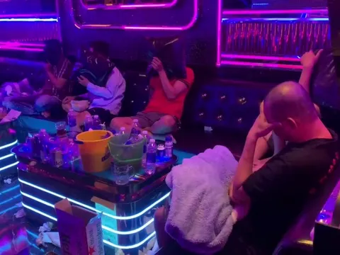 Phát hiện nhóm thanh niên sử dụng ma túy trong quán karaoke