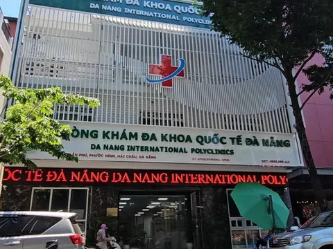 Bí mật về những người khoác áo blouse trong phòng khám tư giữa trung tâm Đà Nẵng