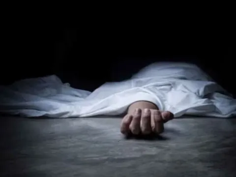 Người phụ nữ bị chồng sát hại trong lúc ngủ, con trai 13 tuổi trốn thoát