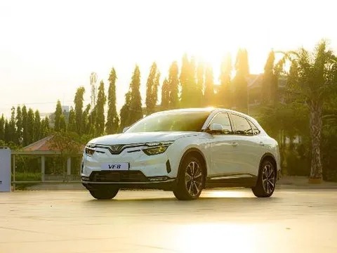 Chủ xe VF 8: Cơ hội tiết kiệm tới 168 triệu đồng, không mua bây giờ thì “tiếc ngẩn ngơ”