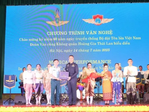 Giao lưu văn nghệ đặc biệt giữa Đoàn Văn công Không quân Thái Lan và Sư đoàn Phòng không 361