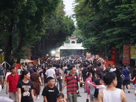 Du lịch Thủ đô đón mùa lễ hội