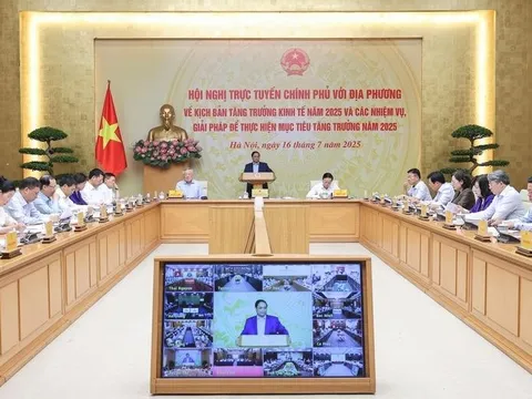 Thủ tướng Chính phủ: Phấn đấu tăng trưởng kinh tế năm 2025 từ 8,3-8,5%