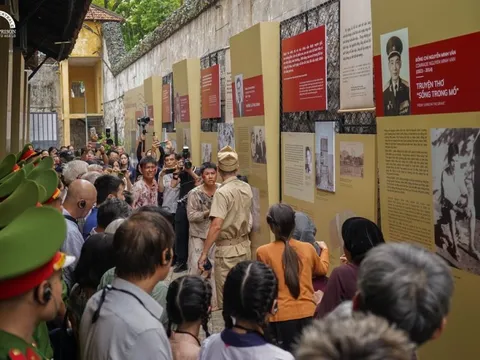 “Bút sắc, lòng son” – Trưng bày xúc động về ý chí người chiến sĩ cách mạng trong ngục tù Hỏa Lò