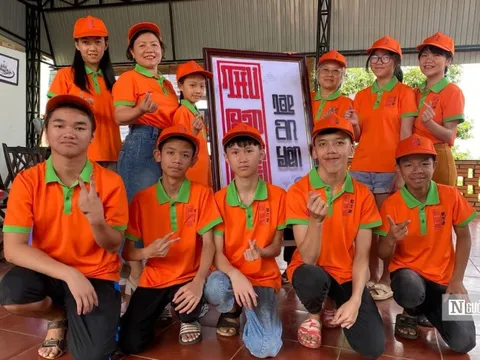 Lớp học đặc biệt ở Gia Lai: Viết bằng ánh mắt, vẽ bằng trái tim