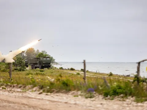 Estonia lần đầu tiên khai hỏa “hỏa thần” HIMARS, Nga ra cảnh báo cứng rắn