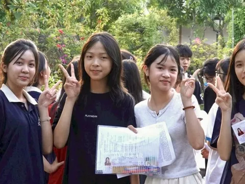 Nữ sinh Nghệ An thủ khoa toàn quốc khối C00