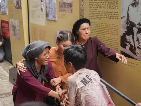 Trưng bày chuyên đề 'Bút sắc, lòng son'