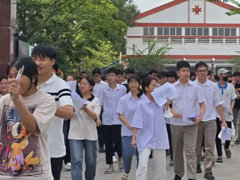 Nghệ An có thủ khoa khối C00 toàn quốc, Huế giữ vững vị thế với phổ điểm ổn định